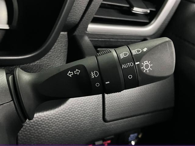 ルーミー カスタムG-T ターボ コンフォートパッケージ パノラミックビューモニター スマートアシスト 純正9インチディスプレイオーディオ 両側パワースライド BTオーディオ フルセグTV シートアンダートレイ ADB・LEDランプ(35枚目)