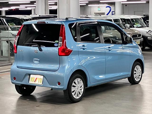 デイズ J エマージェンシーブレーキ 踏み間違い衝突防止アシスト ストラーダナビ CD再生 Bluetoothオーディオ TV キーレスエントリー 電動格納ドアミラー マニュアルエアコン ヘッドライトレベライザー(3枚目)