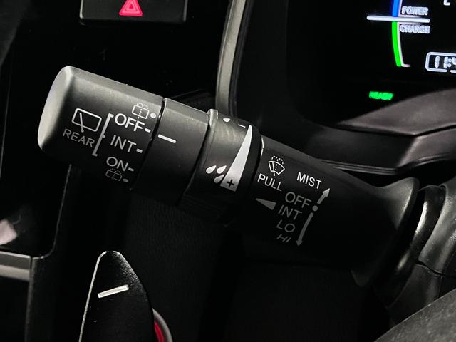 フィットハイブリッド S ホンダセンシング 寒冷地仕様 無限マフラー 衝突軽減ブレーキ 車線逸脱警報 アダプティブクルーズ パドルシフト ETC 純正ナビ バックカメラ BTオーディオ フルセグ スマートキー オートリトラミラー LEDランプ(37枚目)