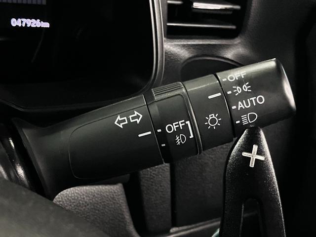 フィットハイブリッド S ホンダセンシング 寒冷地仕様 無限マフラー 衝突軽減ブレーキ 車線逸脱警報 アダプティブクルーズ パドルシフト ETC 純正ナビ バックカメラ BTオーディオ フルセグ スマートキー オートリトラミラー LEDランプ(38枚目)