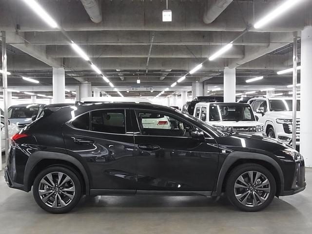 UX UX200 Fスポーツ ワンオーナー BSM・PKSB 本革メモリーシート ベンチレーション ステアヒーター 純正10.3インチナビ セーフティシステム+ ETC2.0 パワーバックドア バックカメラ ブルーレイ クリーナー付三眼LED(9枚目)