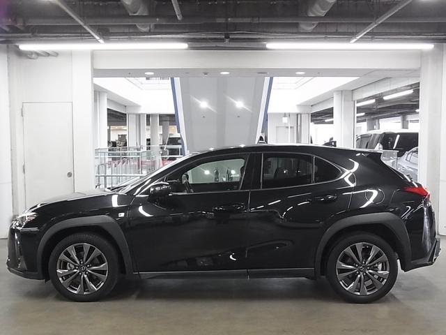 UX UX200 Fスポーツ ワンオーナー BSM・PKSB 本革メモリーシート ベンチレーション ステアヒーター 純正10.3インチナビ セーフティシステム+ ETC2.0 パワーバックドア バックカメラ ブルーレイ クリーナー付三眼LED(10枚目)