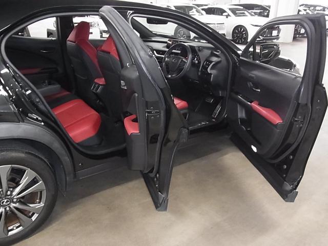 UX UX200 Fスポーツ ワンオーナー BSM・PKSB 本革メモリーシート ベンチレーション ステアヒーター 純正10.3インチナビ セーフティシステム+ ETC2.0 パワーバックドア バックカメラ ブルーレイ クリーナー付三眼LED(22枚目)