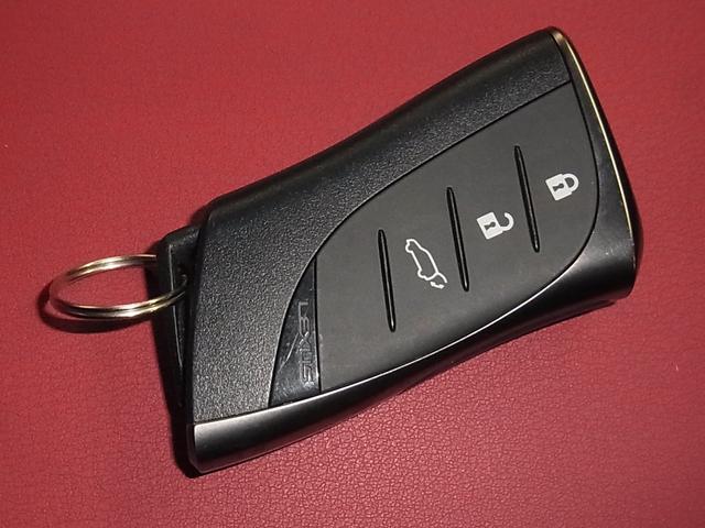 UX UX200 Fスポーツ ワンオーナー BSM・PKSB 本革メモリーシート ベンチレーション ステアヒーター 純正10.3インチナビ セーフティシステム+ ETC2.0 パワーバックドア バックカメラ ブルーレイ クリーナー付三眼LED(44枚目)