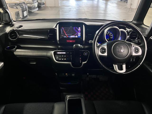 N-BOXカスタム G・ターボLパッケージ 両側パワースライド ETC イクリプスナビ バックカメラ CD・DVD再生 フルセグTV スマートキー クルーズコントロール パドルシフト 後席テーブル・サンシェード オートリトラミラー HIDランプ(4枚目)