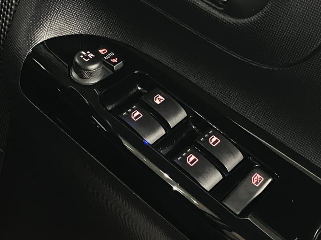 ムーヴキャンバス Gブラックインテリアリミテッド SAIII 寒冷地仕様 ルーフキャリア パノラマモニター スマートアシストIII ETC シートヒーター 両側パワースライド 純正ナビ BTオーディオ フルセグTV スマートキー 置きラクボックス LEDランプ(37枚目)