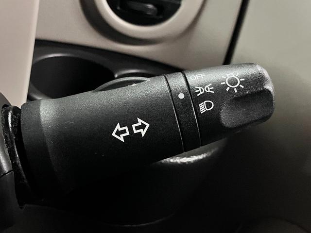 キューブ 15X ETC 純正ナビ CD・DVD Bluetoothオーディオ フルセグTV ミュージックサーバー インテリキー 電動格納ドアミラー アイドリングストップ ヘッドライトレベライザー マニュアルエアコン(33枚目)