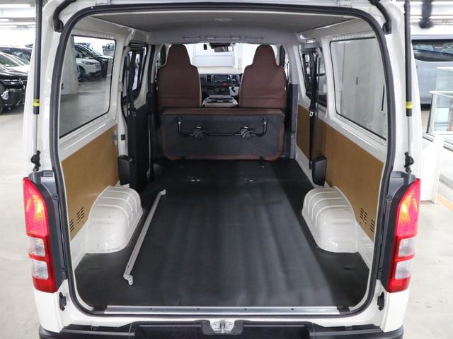 ハイエースバン DX ワンオーナー ディーゼルターボ トヨタセーフティセンス ETC2.0 片側スライドドア 純正ナビ バックカメラ CD・DVD Bluetoothオーディオ フルセグ キーレスエントリー AC100V パーキングセンサー LEDランプ(16枚目)