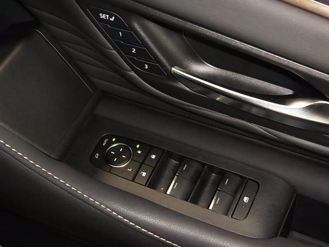 アルファードハイブリッド Z 左右独立ムーンルーフ トヨタチームメイト デジタルミラー パノラミックビュー 後席モニター BSM・PKSB HUD 純正14型ナビ 前後席ベンチレーション ステアヒーター セーフティセンス ETC2.0 パワーバックドア 両側パワースライド(43枚目)