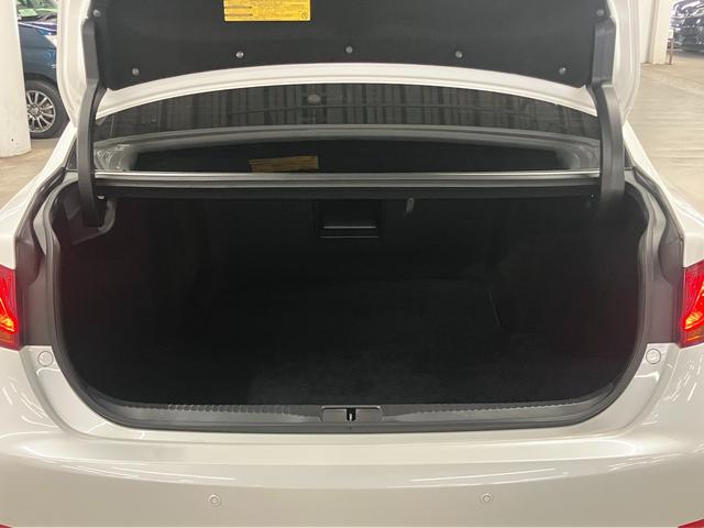 GS GS350 Fスポーツ ムーンルーフ 衝突軽減 レーンキープ HUD レーダークルーズ パドルシフト ETC 本革シート ベンチレーション 純正12.3型ナビ パワートランク バックカメラ クリアランスソナー LEDランプ(15枚目)