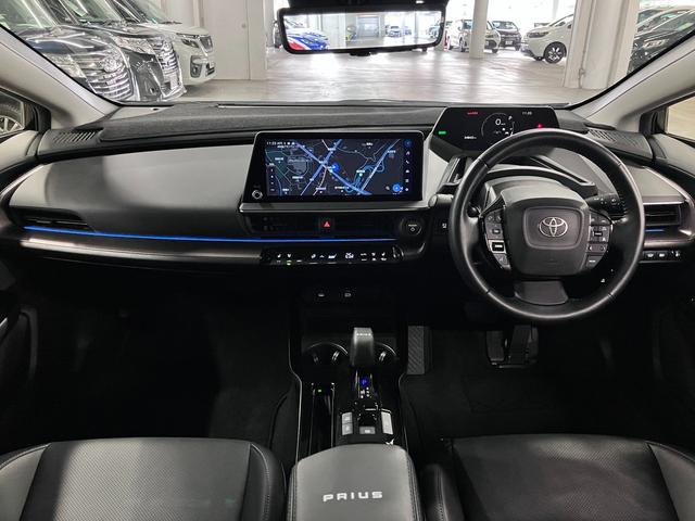 プリウス Z 寒冷地仕様 パノラマルーフ デジタルミラー パノラミックビュー BSM・PKSB トヨタチームメイト 純正12.3インチディスプレイ&ナビ シートベンチレーション セーフティセンス ETC2.0 パワーバックドア(4枚目)
