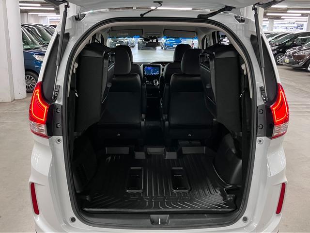 フリードハイブリッド ハイブリッド・クロスターホンダセンシング 衝突軽減ブレーキ 車線逸脱警報 アダプティブクルーズ ETC 純正9インチナビ 両側パワースライド バックカメラ BTオーディオ フルセグTV USB スマートキー オートリトラミラー LEDランプ(16枚目)