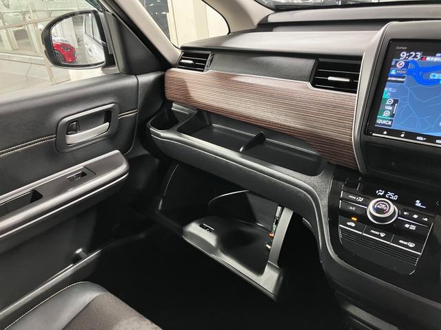 フリードハイブリッド ハイブリッド・クロスターホンダセンシング 衝突軽減ブレーキ 車線逸脱警報 アダプティブクルーズ ETC 純正9インチナビ 両側パワースライド バックカメラ BTオーディオ フルセグTV USB スマートキー オートリトラミラー LEDランプ(41枚目)