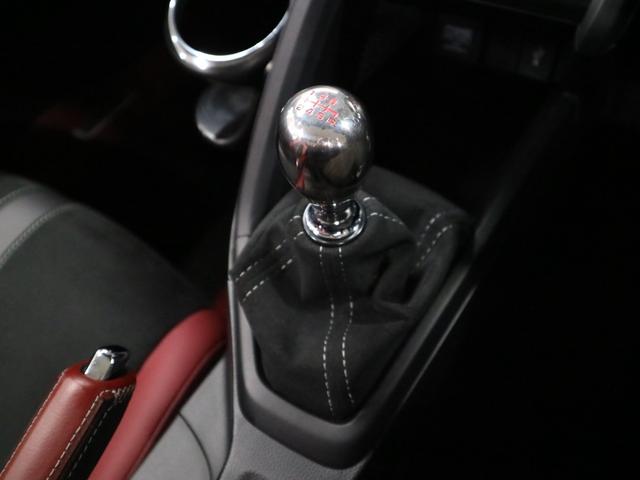 当社の展示車は全車両に”社団法人自動車公正取引協議会”の車両状態説明書を掲示しております。修復歴の有無は勿論、ドア等の外板の交換歴の有無までも表示☆口頭説明では無く書面にてお渡ししております♪