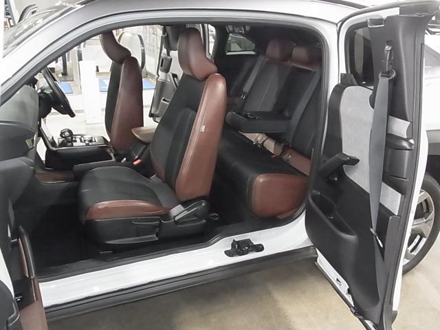 MX-30 インダストリアルクラシック 衝突軽減ブレーキ 車線逸脱警報 BSM HUD レーダークルーズ パドルシフト ETC2.0 シート・ステアヒーター 純正ナビ バックカメラ BTオーディオ フルセグ パーキングセンサー LEDランプ(24枚目)