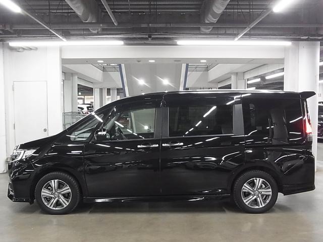 プロの専門業者によるルームクリーニングを実施しています！☆室内の細かい所からエンジンルームまでキレイになった状態でお渡しいたします♪プロの専門業者によるルームクリーニングを実施しています！☆室内の細か