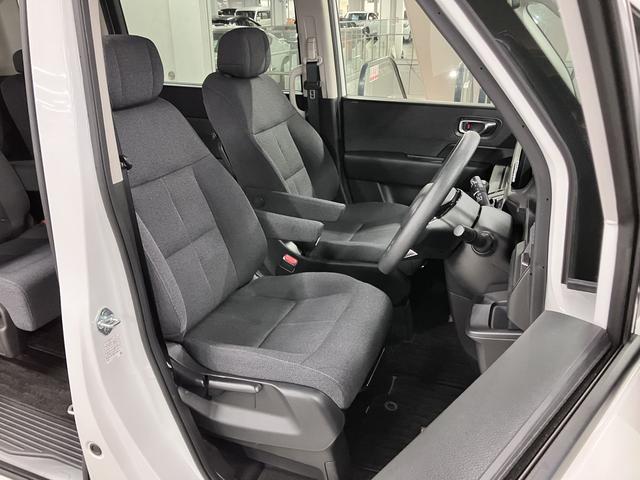 遠方（九州、沖縄除く）のお客様でも陸運局に持ちこまずに名義変更可能ですので店頭納車の場合は余計な諸費用も頂いておりません。遠方陸送納車も格安陸送費にてご納車可能です☆