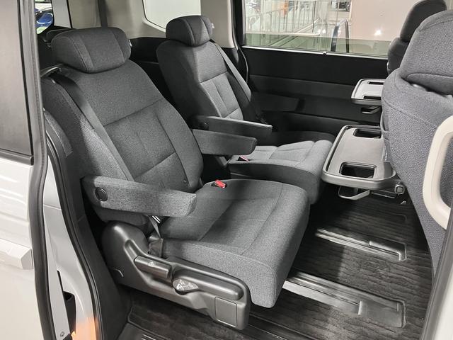 店内のキッズコーナーには人気ゲームや落書きカーコーナー、ＤＶＤをご用意、授乳室も御座います。整備待ち時間でも退屈致しません♪各種お飲み物のご用意、お子様にはお菓子をプレゼントしております♪