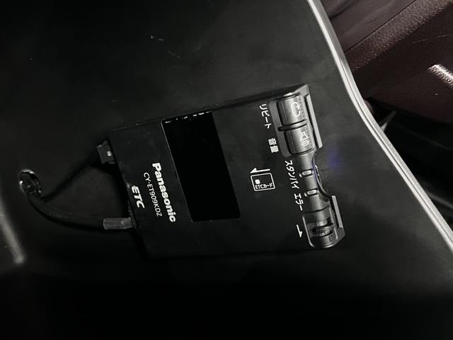 N-WGNカスタム G・ターボパッケージ あんしんパッケージ/衝突軽減ブレーキ 純正8インチナビ バックカメラ BTオーディオ フルセグTV CD・DVD ETC クルーズコントロール パドルシフト 革調コンビシート プラズマクラスター スマートキー HIDライト 純正14AW(20枚目)