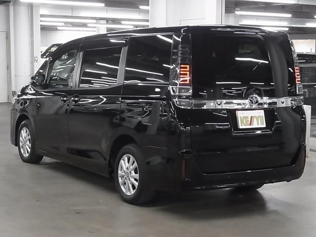 ヴォクシー Ｖ　ワンオーナー　トヨタセーフティセンス　ＥＴＣ　シートヒーター　両側スライドドア　純正ナビ　バックカメラ　ＢＴオーディオ　フルセグＴＶ　ＵＳＢ端子　スマートキー　クルーズコントロール　クリアランスソナー　ＬＥＤランプ（8枚目）