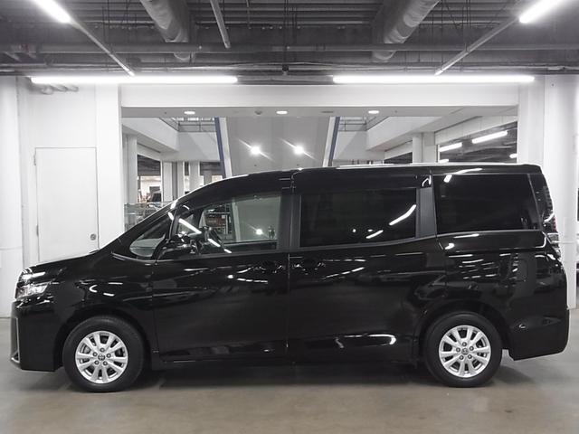 ヴォクシー Ｖ　ワンオーナー　トヨタセーフティセンス　ＥＴＣ　シートヒーター　両側スライドドア　純正ナビ　バックカメラ　ＢＴオーディオ　フルセグＴＶ　ＵＳＢ端子　スマートキー　クルーズコントロール　クリアランスソナー　ＬＥＤランプ（10枚目）