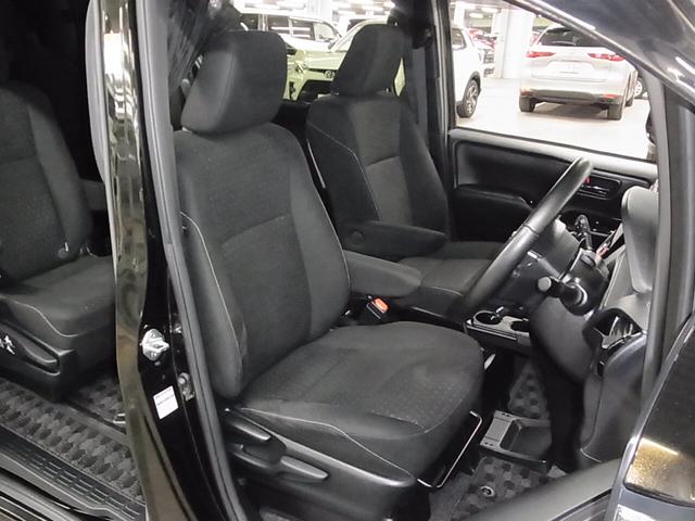 ヴォクシー Ｖ　ワンオーナー　トヨタセーフティセンス　ＥＴＣ　シートヒーター　両側スライドドア　純正ナビ　バックカメラ　ＢＴオーディオ　フルセグＴＶ　ＵＳＢ端子　スマートキー　クルーズコントロール　クリアランスソナー　ＬＥＤランプ（13枚目）