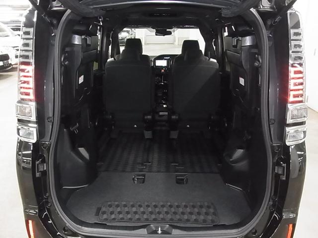 ヴォクシー Ｖ　ワンオーナー　トヨタセーフティセンス　ＥＴＣ　シートヒーター　両側スライドドア　純正ナビ　バックカメラ　ＢＴオーディオ　フルセグＴＶ　ＵＳＢ端子　スマートキー　クルーズコントロール　クリアランスソナー　ＬＥＤランプ（16枚目）