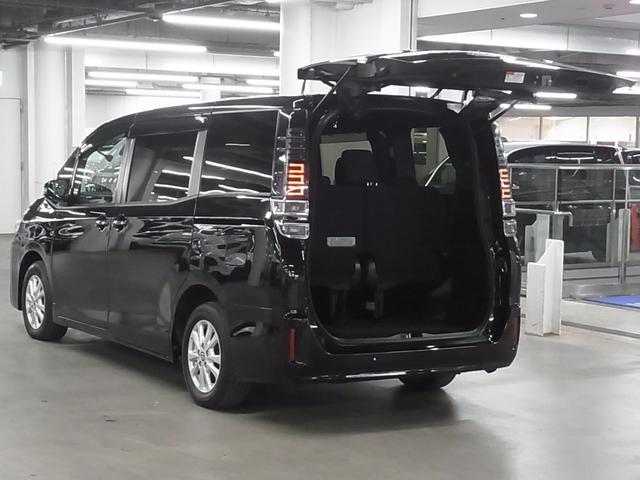 ヴォクシー Ｖ　ワンオーナー　トヨタセーフティセンス　ＥＴＣ　シートヒーター　両側スライドドア　純正ナビ　バックカメラ　ＢＴオーディオ　フルセグＴＶ　ＵＳＢ端子　スマートキー　クルーズコントロール　クリアランスソナー　ＬＥＤランプ（25枚目）