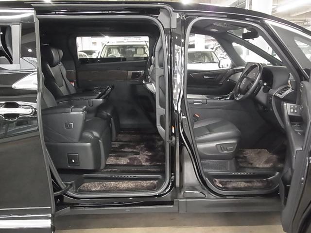 アルファードハイブリッド エグゼクティブラウンジ　左右独立ムーンルーフ　デジタルミラー　モデリスタエアロ　トヨタチームメイト　パノラミックビュー　後席モニター　純正１４型ＪＢＬナビ　本革シート　前後席ベンチレーション　セーフティセンス　ＥＴＣ２．０　パワーバックドア　両側パワースライド（22枚目）