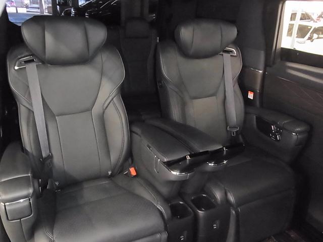 アルファードハイブリッド エグゼクティブラウンジ　左右独立ムーンルーフ　デジタルミラー　モデリスタエアロ　トヨタチームメイト　パノラミックビュー　後席モニター　純正１４型ＪＢＬナビ　本革シート　前後席ベンチレーション　セーフティセンス　ＥＴＣ２．０　パワーバックドア　両側パワースライド（23枚目）