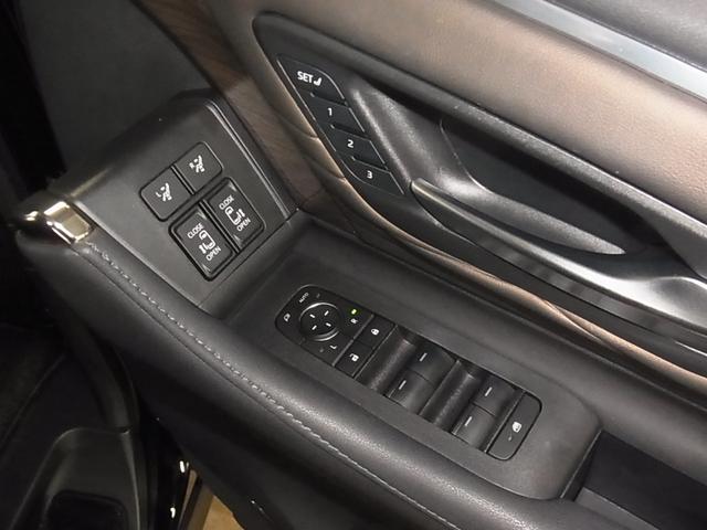 アルファードハイブリッド エグゼクティブラウンジ　左右独立ムーンルーフ　デジタルミラー　モデリスタエアロ　トヨタチームメイト　パノラミックビュー　後席モニター　純正１４型ＪＢＬナビ　本革シート　前後席ベンチレーション　セーフティセンス　ＥＴＣ２．０　パワーバックドア　両側パワースライド（45枚目）