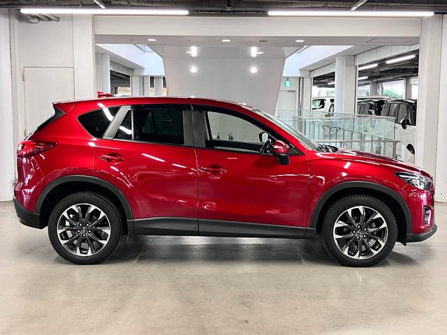 ＣＸ－５ ＸＤ　Ｌパッケージ　ワンオーナー　４ＷＤ　ディーゼルターボ　ＢＯＳＥサウンドシステム　ＢＳＭ　レーダークルーズ　ＥＴＣ　本革メモリーシート　シートヒーター　純正ナビ　サイド・バックカメラ　ＢＴオーディオ　フルセグＴＶ　パーキングセンサー　ウォッシャー付ＬＥＤ（9枚目）