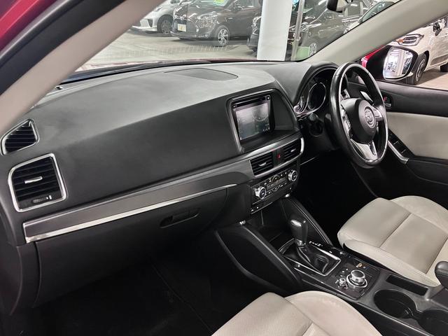 ＣＸ－５ ＸＤ　Ｌパッケージ　ワンオーナー　４ＷＤ　ディーゼルターボ　ＢＯＳＥサウンドシステム　ＢＳＭ　レーダークルーズ　ＥＴＣ　本革メモリーシート　シートヒーター　純正ナビ　サイド・バックカメラ　ＢＴオーディオ　フルセグＴＶ　パーキングセンサー　ウォッシャー付ＬＥＤ（23枚目）