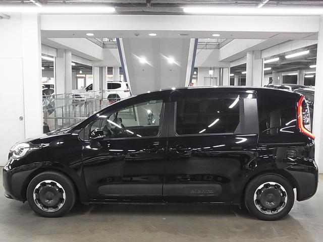 シエンタ ハイブリッドＺ　ワンオーナー　コンフォートパッケージ　パノラミックビュー　ＢＳＭ・ＰＫＳＢ　純正１０．５型ディスプレイ＆ナビ　セーフティセンス　ＥＴＣ２．０　両側パワースライド　ＢＴオーディオ　フルセグ　ＡＣ１００Ｖ　ＬＥＤランプ（10枚目）