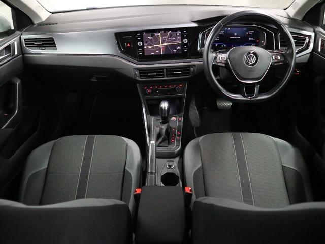 ポロ ＴＳＩハイライン　セーフティＰＫＧ　テクノロジーＰＫＧ　パークアシスト　ＢＳＤ・ＲＣＴＡ　追従ＡＣＣ　アクティブインフォディスプレイ　ワイヤレス充電　ＤｉｓｃｏｖｅｒＰｒｏ　バックカメラ　ＢＴオーディオ　フルセグ　ＣＤ・ＤＶＤ　ＥＴＣ２．０　パドルシフト（3枚目）