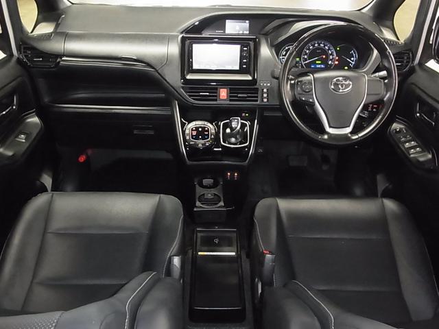 エスクァイア ハイブリッドＧｉ　両側電動スライド　シートヒーター　合皮シート　おくだけ充電　純正ナビ　バックカメラ　Ｂｌｕｅｔｏｏｔｈオーディオ　フルセグＴＶ　ＣＤ・ＤＶＤ　ＥＴＣ　クルコン　ＬＥＤライト　純正１５ＡＷ　スマートキー（4枚目）