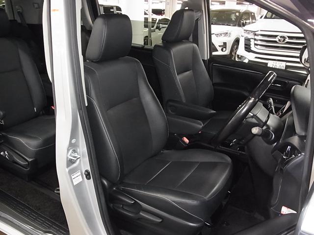 エスクァイア ハイブリッドＧｉ　両側電動スライド　シートヒーター　合皮シート　おくだけ充電　純正ナビ　バックカメラ　Ｂｌｕｅｔｏｏｔｈオーディオ　フルセグＴＶ　ＣＤ・ＤＶＤ　ＥＴＣ　クルコン　ＬＥＤライト　純正１５ＡＷ　スマートキー（12枚目）