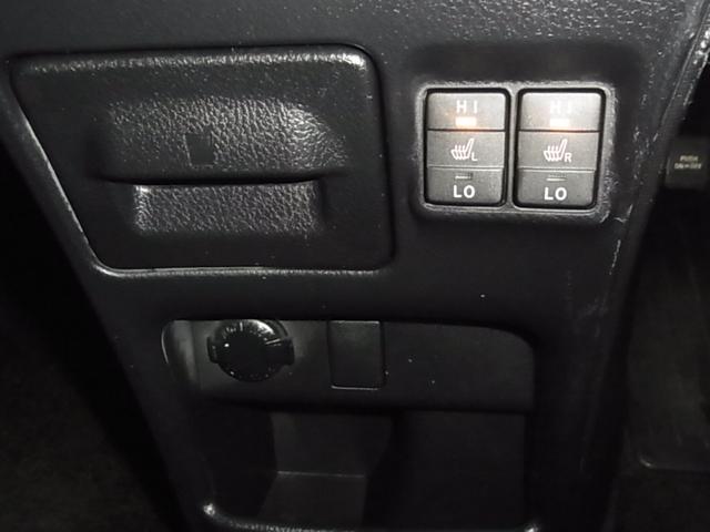 エスクァイア ハイブリッドＧｉ　両側電動スライド　シートヒーター　合皮シート　おくだけ充電　純正ナビ　バックカメラ　Ｂｌｕｅｔｏｏｔｈオーディオ　フルセグＴＶ　ＣＤ・ＤＶＤ　ＥＴＣ　クルコン　ＬＥＤライト　純正１５ＡＷ　スマートキー（17枚目）