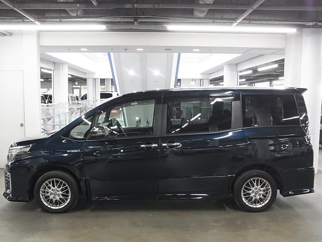 プロの専門業者によるルームクリーニングを実施しています！☆室内の細かい所からエンジンルームまでキレイになった状態でお渡しいたします♪プロの専門業者によるルームクリーニングを実施しています！☆室内の細か