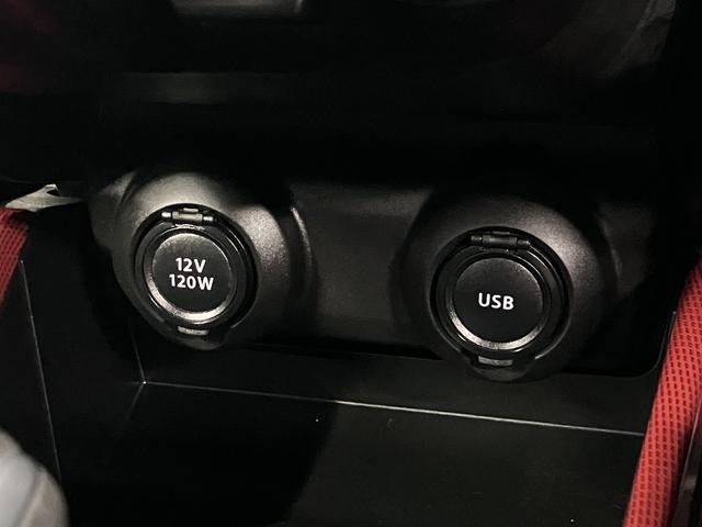 スイフトスポーツ ベースグレード　セーフティパッケージ　全方位モニター　シートヒーター　誤発進抑制機能　アダプティブクルーズ　純正ナビ　ＢＴオーディオ　フルセグＴＶ　ＣＤ・ＤＶＤ　ＵＳＢ端子　ＥＴＣ　パドルシフト　スマートキー　ＬＥＤライト　純正１７ＡＷ（35枚目）