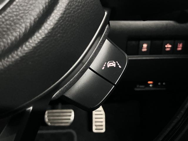 スイフトスポーツ ベースグレード　セーフティパッケージ　全方位モニター　シートヒーター　誤発進抑制機能　アダプティブクルーズ　純正ナビ　ＢＴオーディオ　フルセグＴＶ　ＣＤ・ＤＶＤ　ＵＳＢ端子　ＥＴＣ　パドルシフト　スマートキー　ＬＥＤライト　純正１７ＡＷ（42枚目）