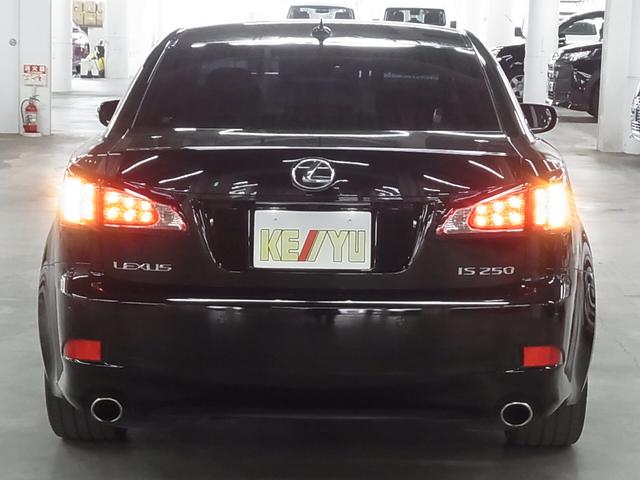 ＩＳ ＩＳ２５０　衝突軽減ブレーキ　レーダークルーズ　クリアランスソナー　パワーシート　純正ナビ　バックカメラ　ＢＴオーディオ　フルセグＴＶ　ＣＤ・ＤＶＤ　ＵＳＢ　ＥＴＣ　パドルシフト　ＨＩＤヘッドランプ　純正１７ＡＷ（7枚目）