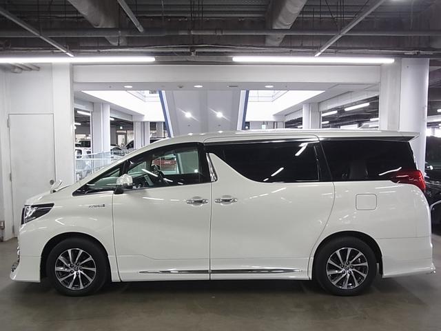 アルファードハイブリッド ＳＲ　Ｃパッケージ　４ＷＤ　モデリスタエアロ　後席モニター　純正１０型ナビ　衝突軽減　レーダークルーズ　ＥＴＣ　本革メモリーシート　シート・ステアヒーター　両側パワースライド　パワーバックドア　バックカメラ　クリアランスソナー（10枚目）