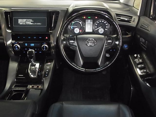 アルファードハイブリッド ＳＲ　Ｃパッケージ　４ＷＤ　モデリスタエアロ　後席モニター　純正１０型ナビ　衝突軽減　レーダークルーズ　ＥＴＣ　本革メモリーシート　シート・ステアヒーター　両側パワースライド　パワーバックドア　バックカメラ　クリアランスソナー（11枚目）