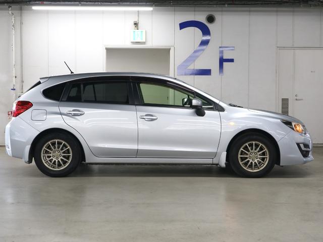 インプレッサスポーツ １．６ｉ　ＥＴＣ２．０　ストラーダナビ　バックカメラ　ＣＤ再生　Ｂｌｕｅｔｏｏｔｈオーディオ　ＴＶ　キーレスエントリー　電動格納ドアミラー　オートエアコン　ウォッシャー付ＨＩＤランプ　社外１５ＡＷ　取扱説明書有（9枚目）