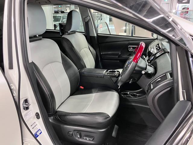 プリウスアルファ Ｇ　スタリングパッケージ／フロントスポイラー　ＴＲＤマフラー＆１９ＡＷ　オーリンズ車高調　アルパインリアモニター　純正８型ナビ　バックカメラ　ＢＴオーディオ　フルセグ　ＥＴＣ２．０　スマートキー　クルーズコントロール　パワーシート　ＬＥＤランプ（13枚目）