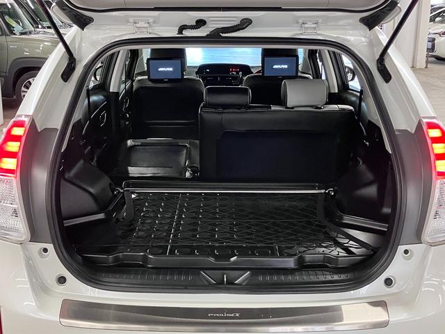 プリウスアルファ Ｇ　スタリングパッケージ／フロントスポイラー　ＴＲＤマフラー＆１９ＡＷ　オーリンズ車高調　アルパインリアモニター　純正８型ナビ　バックカメラ　ＢＴオーディオ　フルセグ　ＥＴＣ２．０　スマートキー　クルーズコントロール　パワーシート　ＬＥＤランプ（26枚目）