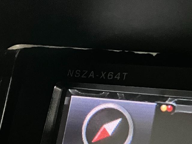 プリウスアルファ Ｇ　スタリングパッケージ／フロントスポイラー　ＴＲＤマフラー＆１９ＡＷ　オーリンズ車高調　アルパインリアモニター　純正８型ナビ　バックカメラ　ＢＴオーディオ　フルセグ　ＥＴＣ２．０　スマートキー　クルーズコントロール　パワーシート　ＬＥＤランプ（33枚目）