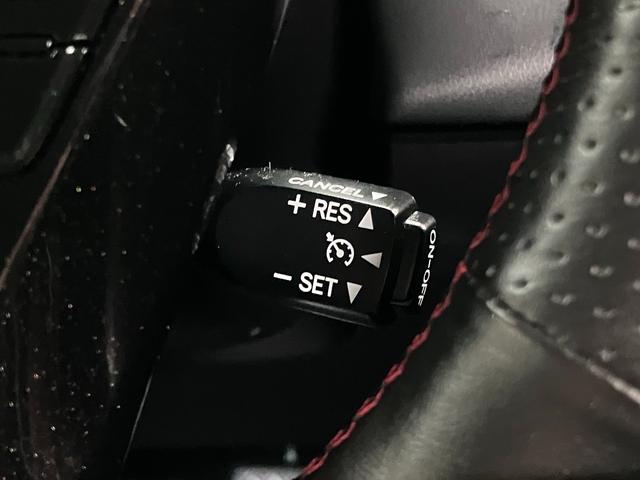 プリウスアルファ Ｇ　スタリングパッケージ／フロントスポイラー　ＴＲＤマフラー＆１９ＡＷ　オーリンズ車高調　アルパインリアモニター　純正８型ナビ　バックカメラ　ＢＴオーディオ　フルセグ　ＥＴＣ２．０　スマートキー　クルーズコントロール　パワーシート　ＬＥＤランプ（42枚目）