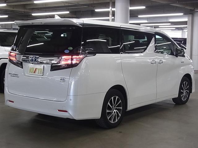 ヴェルファイアハイブリッド エグゼクティブラウンジ　４ＷＤ　パノラミックビュー　純正９型ＪＢＬナビ　後席モニター　衝突軽減ブレーキ　レーダークルーズ　ＥＴＣ２．０　本革メモリーシート　後席ベンチレーション　ステアヒーター　両側電動スライド　クリアランスソナー（3枚目）